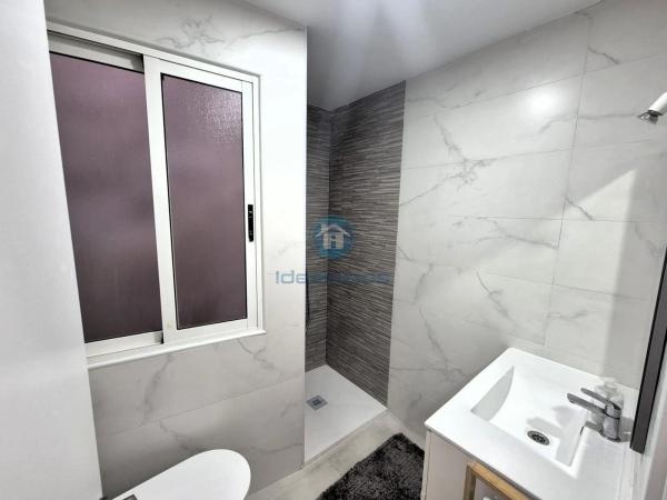 Piso en CL Jaime Segarra