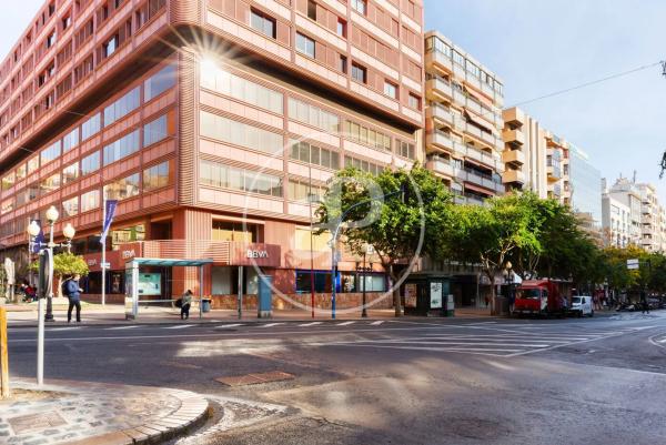 Piso en avenida Alcoi