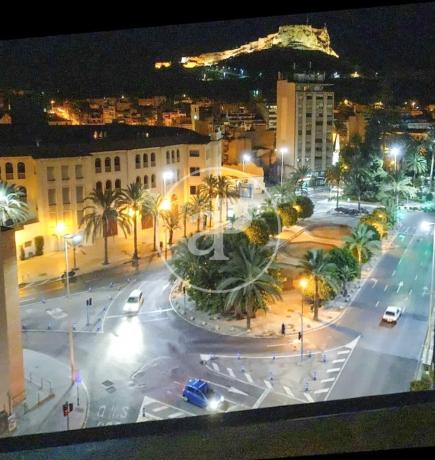 Piso en avenida Alcoi