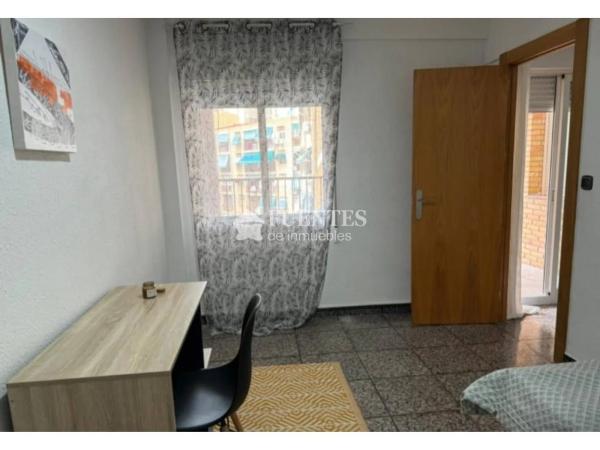 Piso en calle Rosello