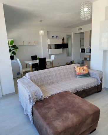 Piso en avenida Alcoi, 9