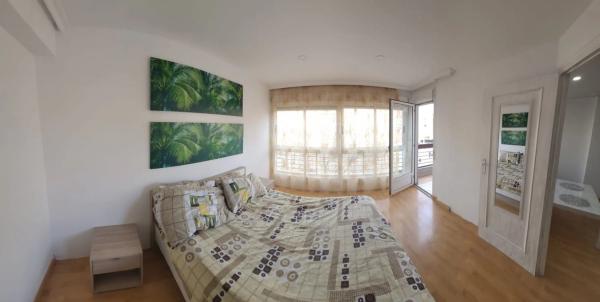 Piso en avenida Alcoi, 9