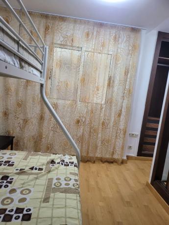 Piso en avenida Alcoi, 9