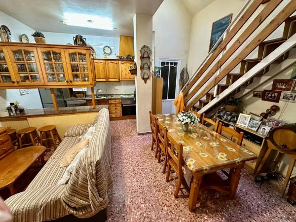 Chalet adosado en calle Espronceda