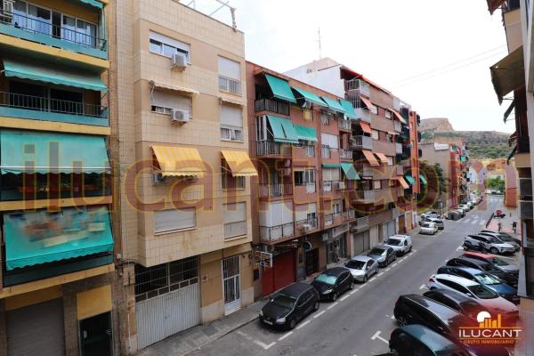 Estudio en Barrio Carolinas Bajas