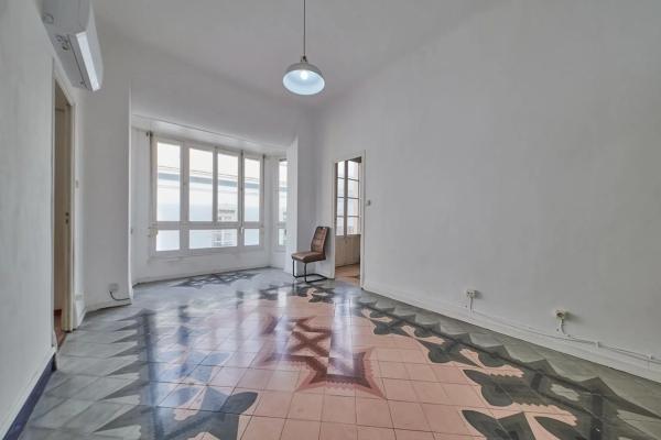 Piso en calle Girona, 3