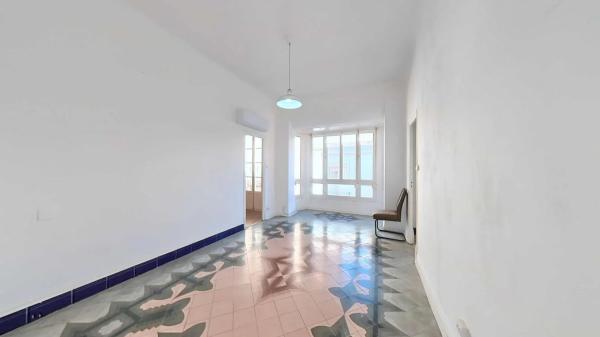 Piso en calle Girona, 3