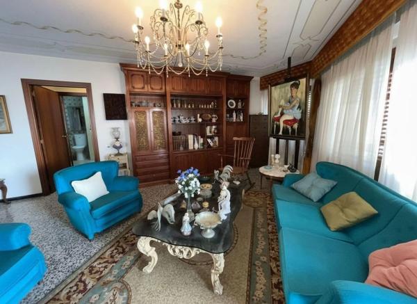 Piso en Barrio Mercado