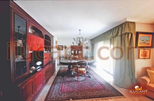 Piso en Barrio Mercado