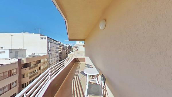 Estudio en calle Poeta Vila y Blanco