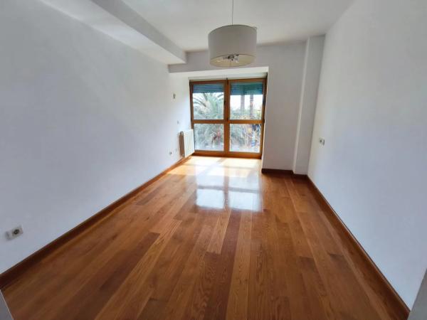 Piso en avenida de Ramón y Cajal, 12