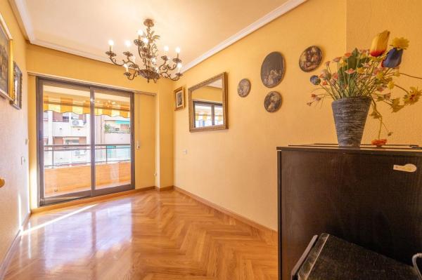 Piso en calle San Vicente