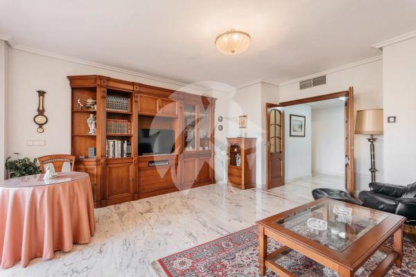 Piso en plaza de los Luceros