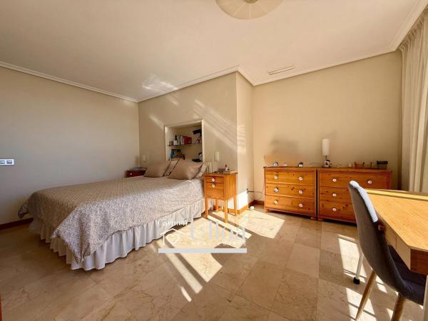 Piso en avenida del Doctor Gadea