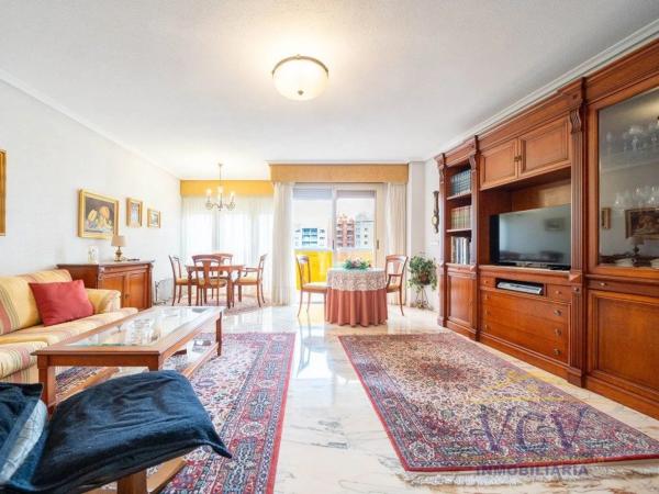 Piso en plaza de los Luceros