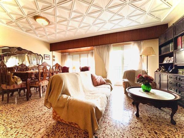 Piso en Barrio Mercado