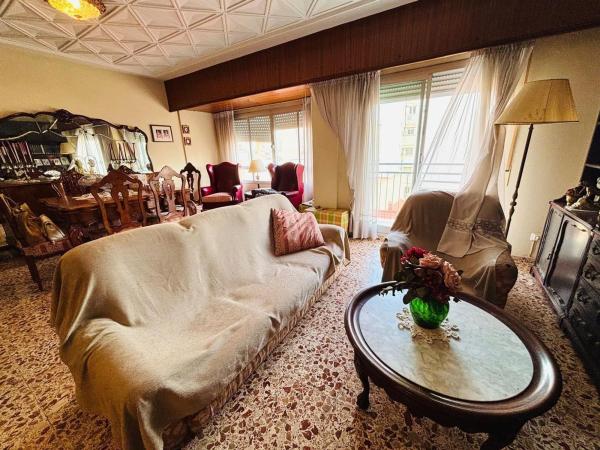 Piso en Barrio Mercado