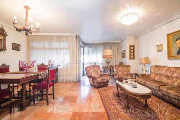 Piso en calle Calderón de la Barca s/n