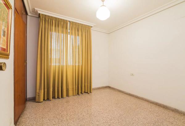 Piso en calle Calderón de la Barca s/n