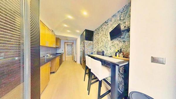 Piso en avenida General Marvá, 33