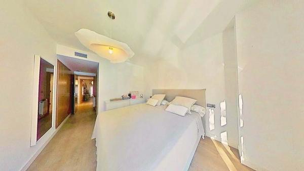 Piso en avenida General Marvá, 33