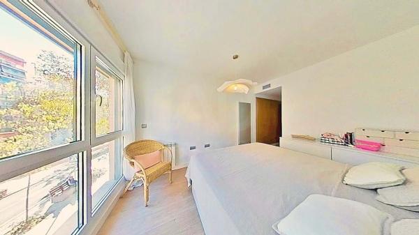 Piso en avenida General Marvá, 33