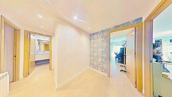 Piso en avenida General Marvá, 33