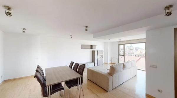 Ático en avenida de la Constitución