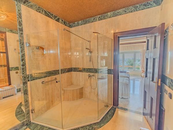 Piso en avenida de Ramón y Cajal, 3