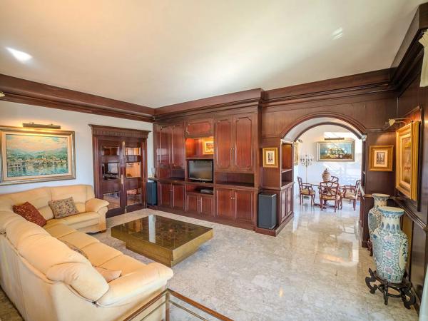 Piso en avenida de Ramón y Cajal, 3