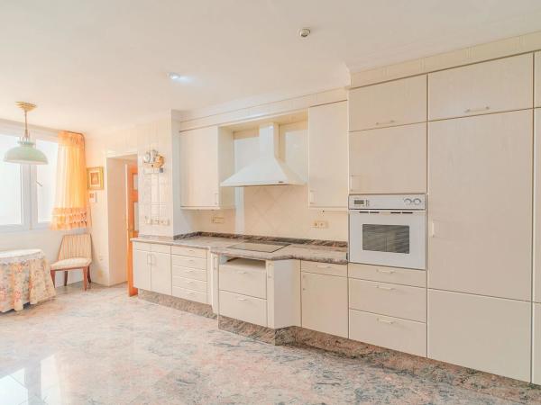 Piso en avenida de Ramón y Cajal, 3