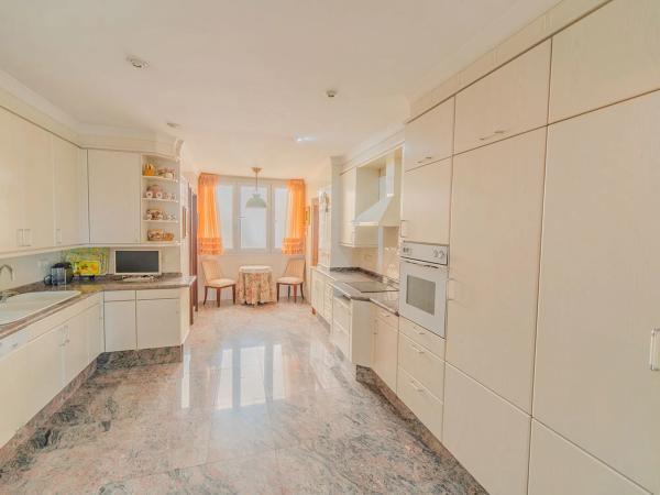 Piso en avenida de Ramón y Cajal, 3