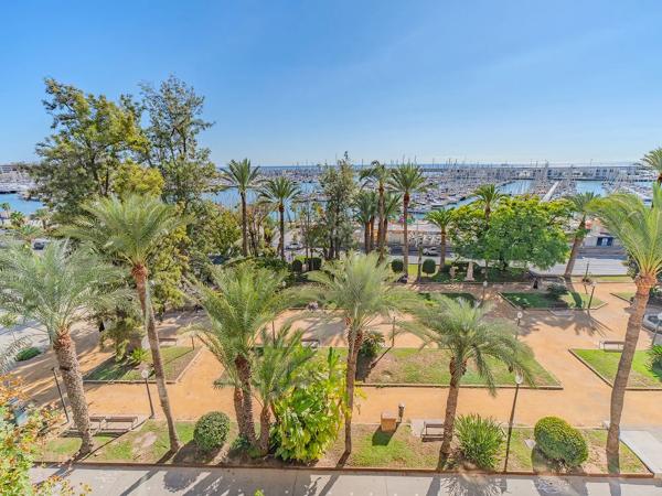 Piso en avenida de Ramón y Cajal, 3