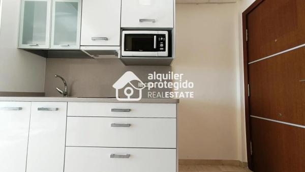 Estudio en calle Poeta Vila y Blanco