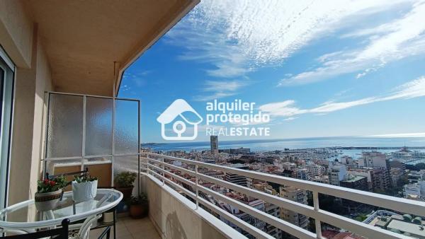 Estudio en calle Poeta Vila y Blanco