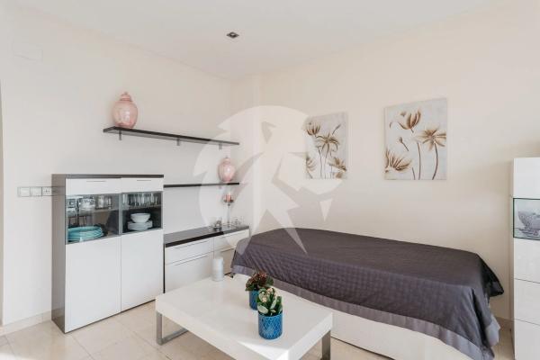 Estudio en calle Poeta Vila y Blanco