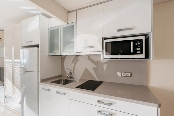 Estudio en calle Poeta Vila y Blanco