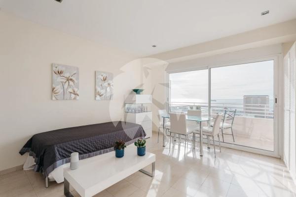 Estudio en calle Poeta Vila y Blanco