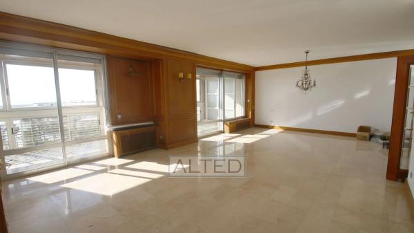 Piso en avenida del Doctor Gadea, 1