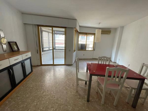 Piso en calle Pintor Aparicio