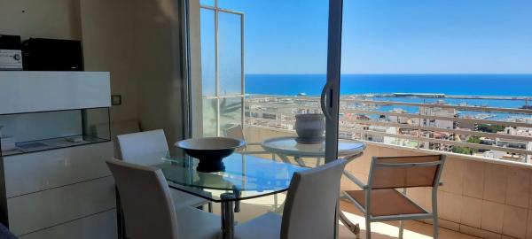 Estudio en calle Poeta Vila y Blanco