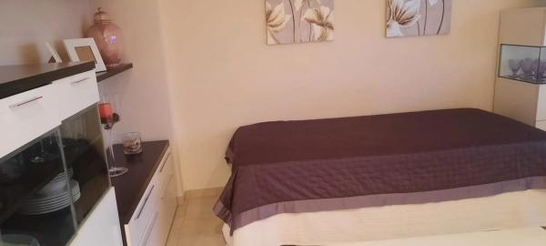 Estudio en calle Poeta Vila y Blanco