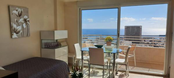 Estudio en calle Poeta Vila y Blanco