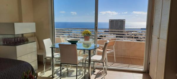 Estudio en calle Poeta Vila y Blanco