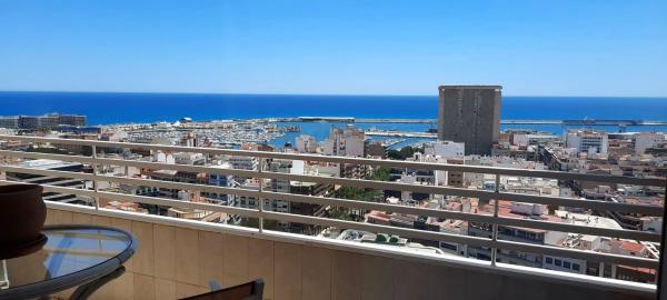 Estudio en calle Poeta Vila y Blanco