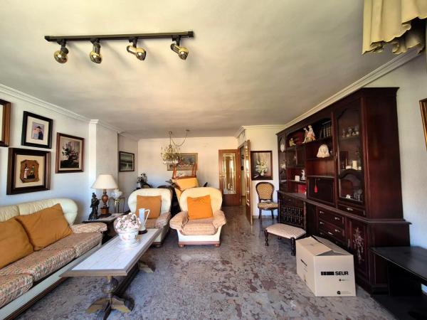 Piso en avenida del Doctor Gadea