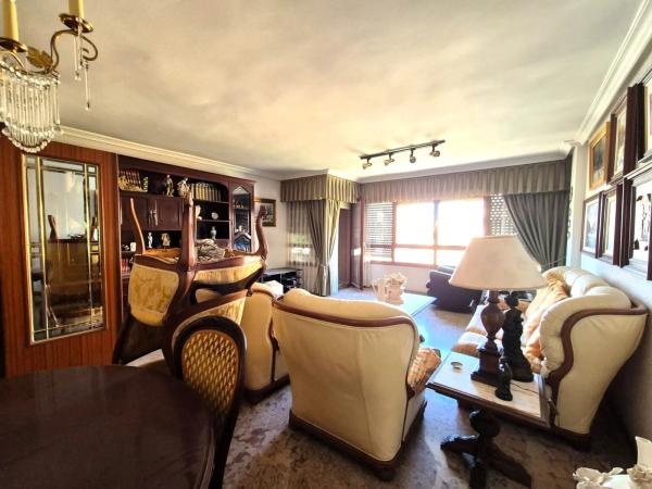 Piso en avenida del Doctor Gadea