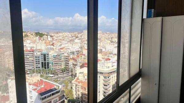 Estudio en calle Poeta Vila y Blanco, 20