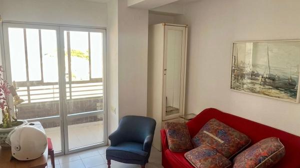 Estudio en calle Poeta Vila y Blanco, 20