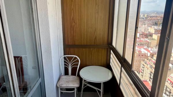 Estudio en calle Poeta Vila y Blanco, 20